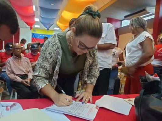 ¡Maduro es el nuestro!

Asamblea de Postulación d La Direccion politica del PSUV y JPSUV en Cojedes, con lealtad y esperanza postulamos a <a href="/NicolasMaduro/">Nicolás Maduro</a> como candidato único para las venideras elecciones Presidenciales

#PuebloVenezolanoLeal

<a href="/dcabellor/">Diosdado Cabello R</a> <a href="/PartidoPSUV/">PSUV</a> <a href="/irisvarela/">maria iris varela</a>