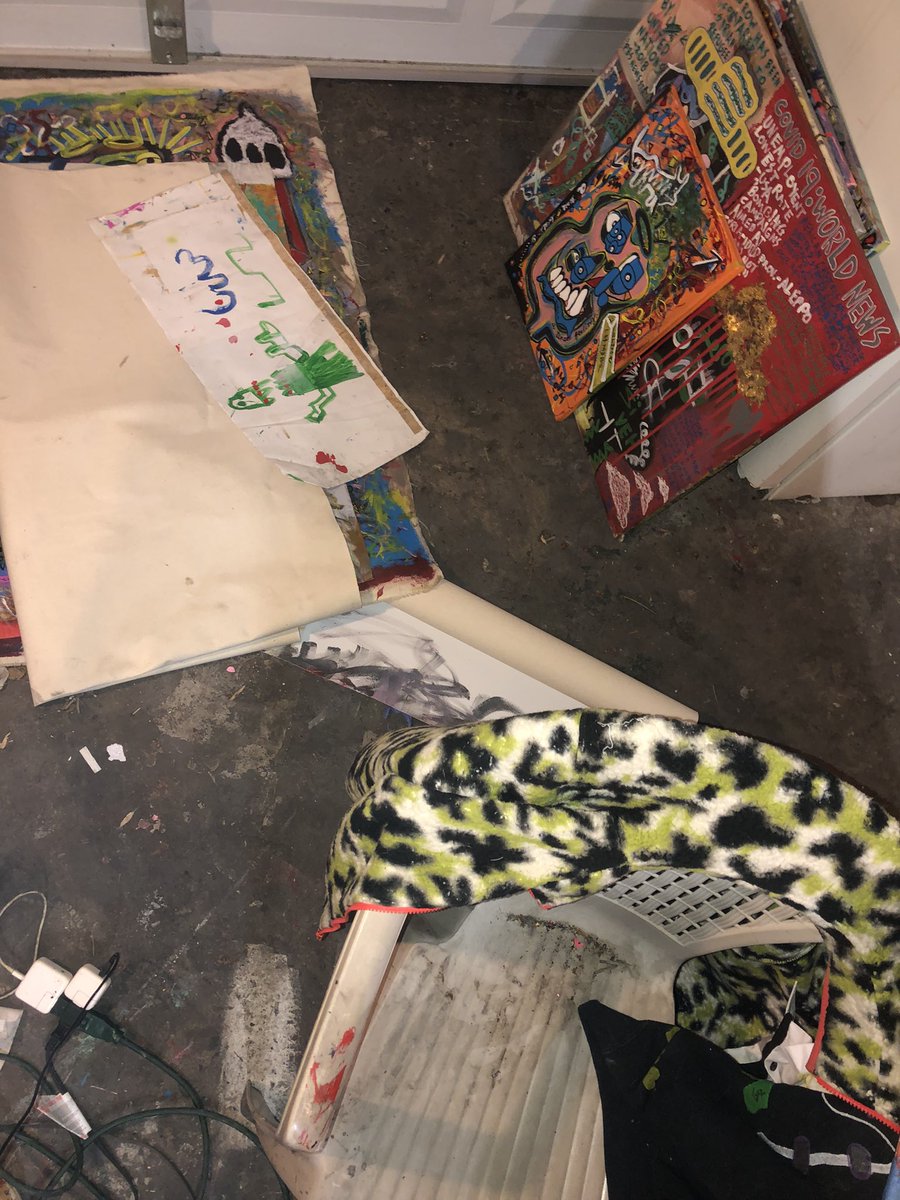 If you’re an artists. Always touch the floor and come back to reality, that the only outcome is the effort you put in. 

It’s not a race, it’s a marathon.

🟡