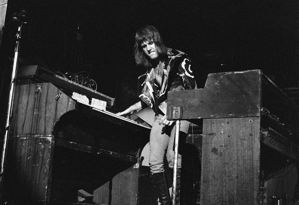 robindavidman's tweet image. Why March 11th Matters In Rock History | iHeart buff.ly/3qxq8mc
#Oasis #ThreeOneOne #JanisJoplin #CrosbyStillsNashAndYoung #EmersonLakeAndPalmer #KeithEmerson #OzzyOsbourne