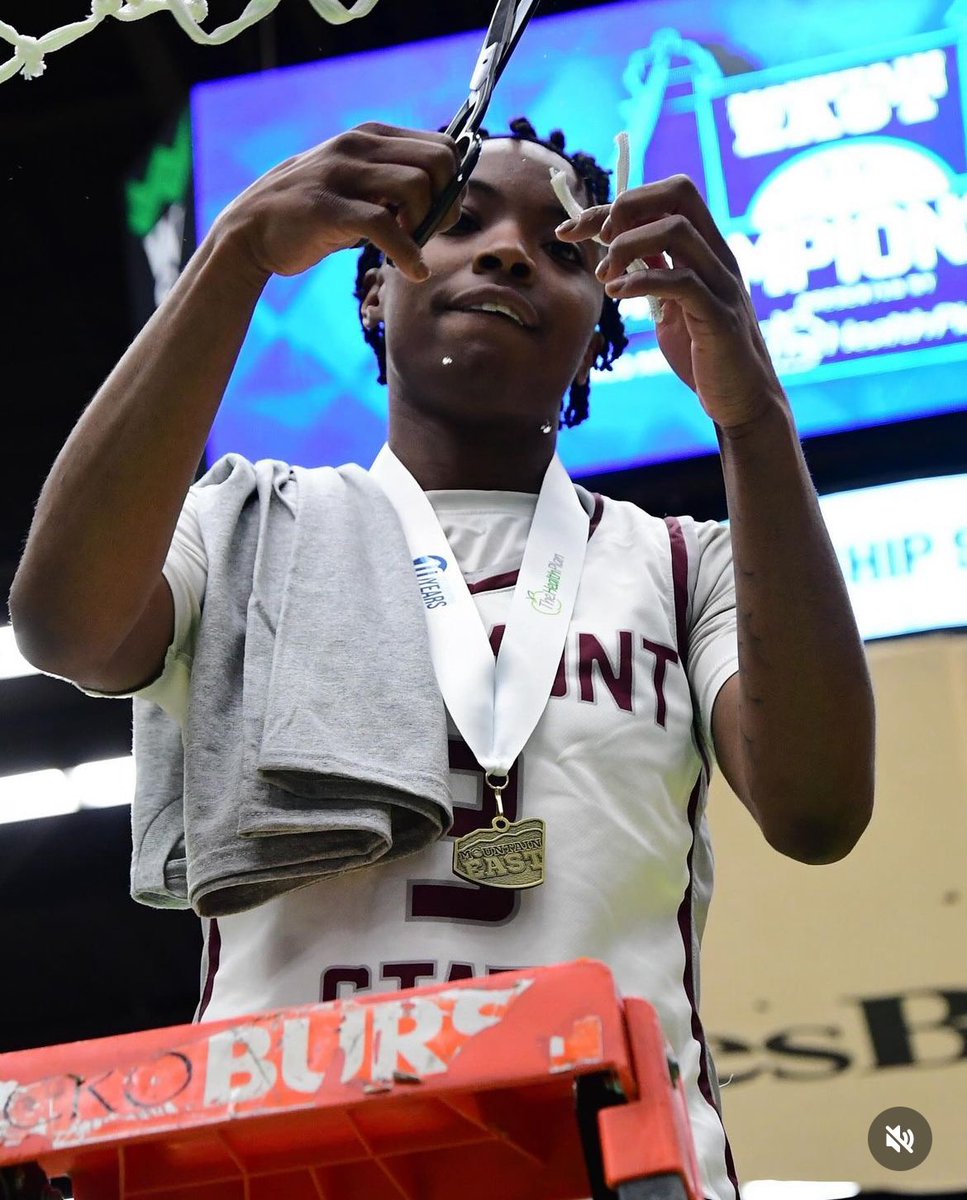 ElliegGg3's tweet photo. Congratulations 🎊 #dicegbb alumni @MurrayZaniya on your Mountain East Women's Basketball Conference Championship with @FairmontWbb !! Incredibly proud of you!!!!👏🏾 🫶🏾🎲💚 #zfense https://t.co/TCBveootM0
