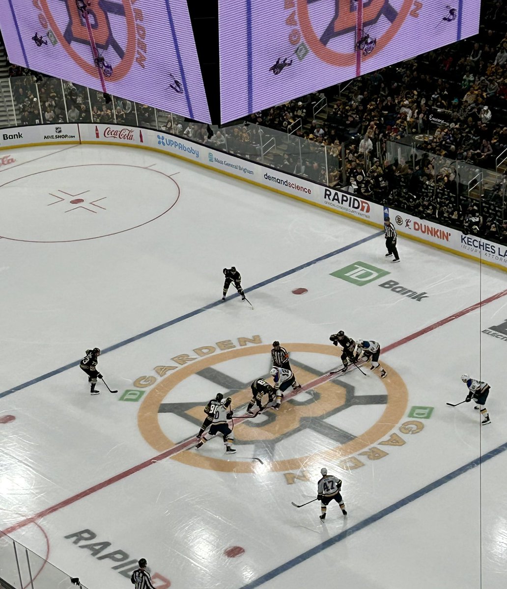 ShawnHutcheon's tweet image. Game on in Boston. #STLvsBOS