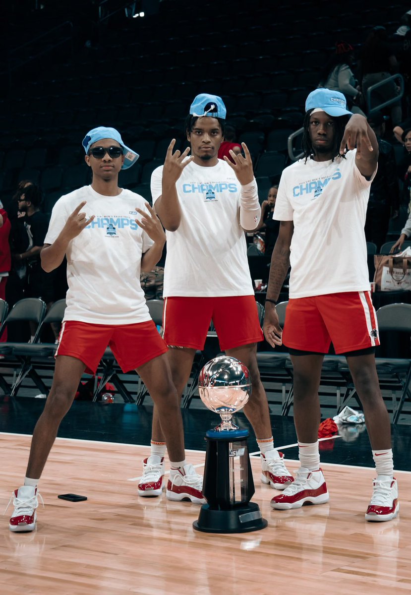 Dat_boy_jdub's tweet photo. Imma champ 💫💍 @ClarkAtlantaMBB https://t.co/f1kjVzYRpP