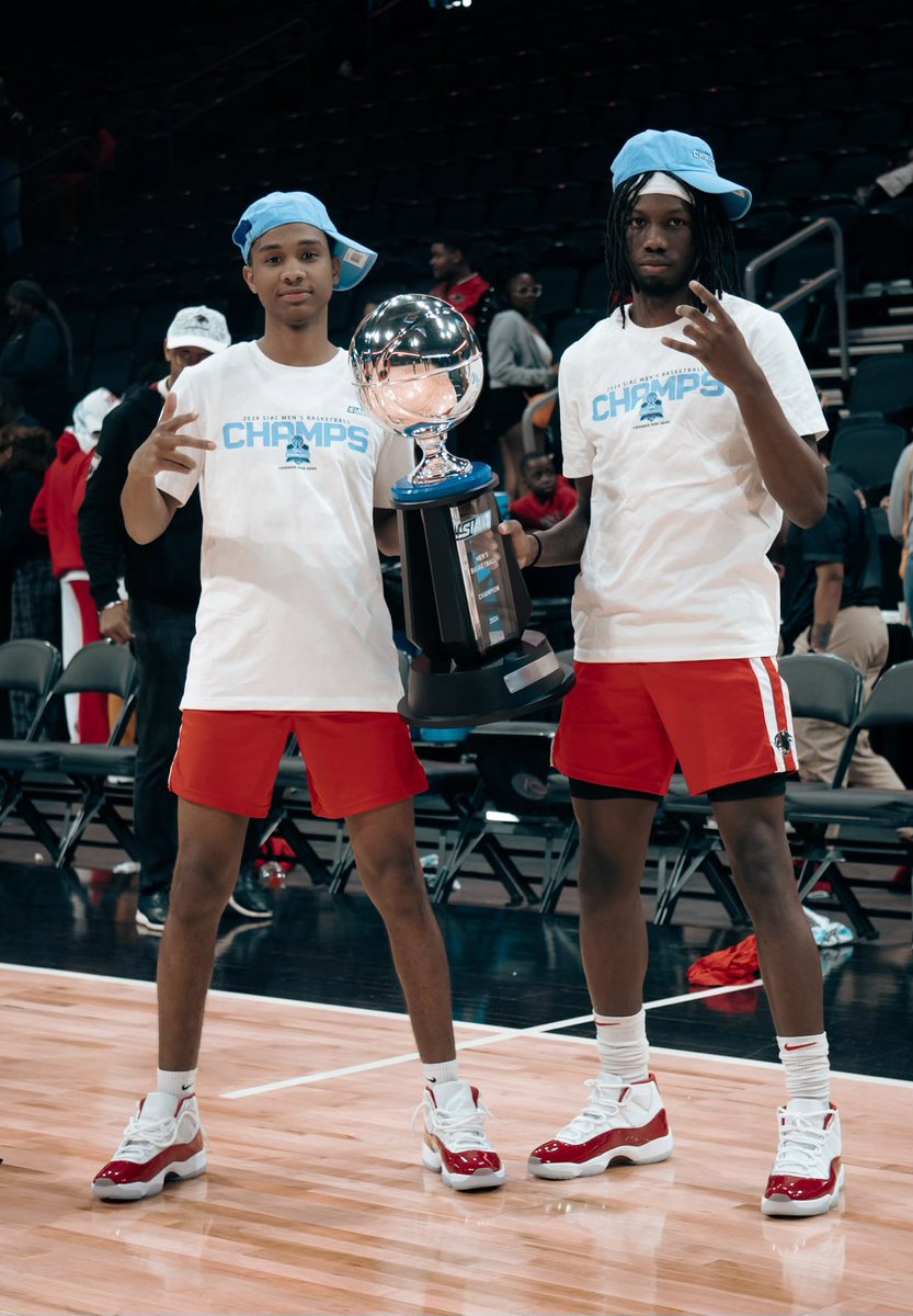 Dat_boy_jdub's tweet photo. Imma champ 💫💍 @ClarkAtlantaMBB https://t.co/f1kjVzYRpP