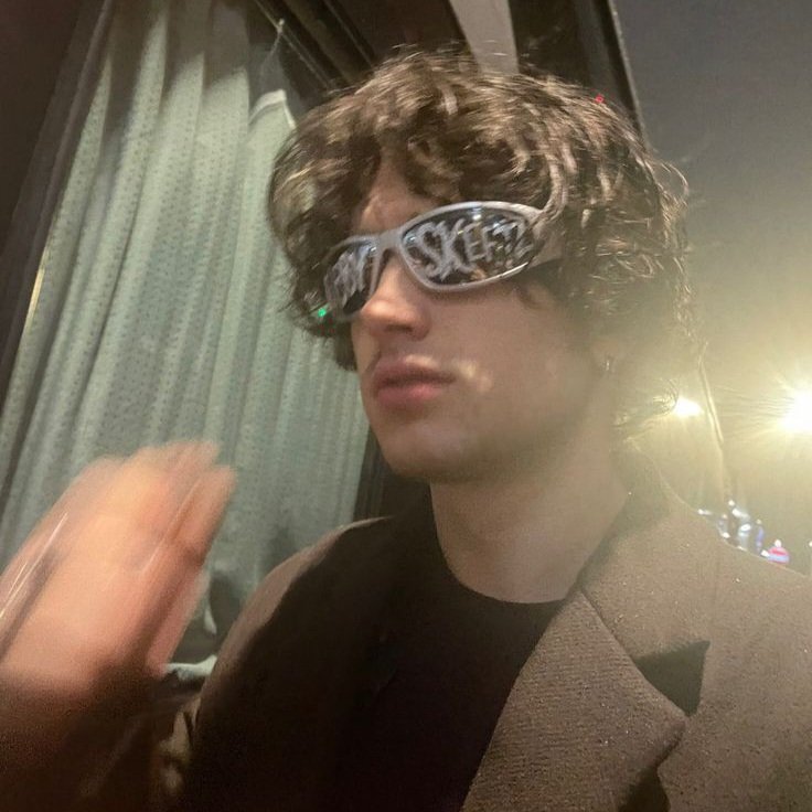 padnix's tweet photo. ⠀
⠀⠀  ‘⠀¿quién tiene tanto estilo y por qué yo?⠀’
⠀ https://t.co/GhTkxM7hSN