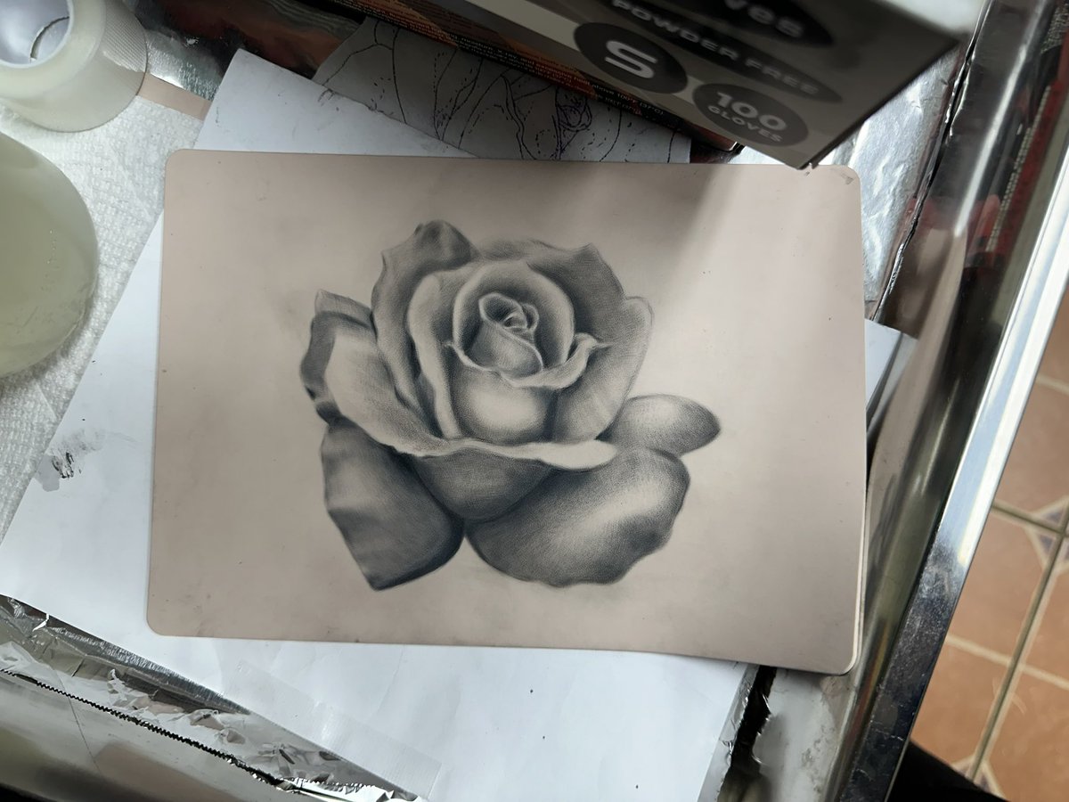 chechee__'s tweet image. Finally done with my rose 🥲