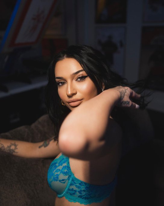 does daddy wanna play with me? 😋 https://t.co/y6QbK4ssVb