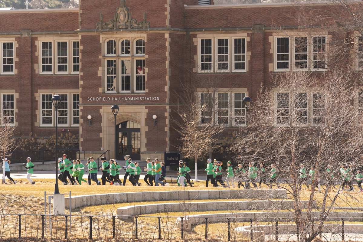 We got 🍀 lucky 🍀 this weekend with sunshine for the @uwec_recreation Shamrock Shuffle! ☀️