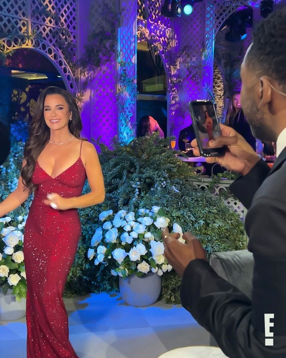 E! Entertainment (@eentertainment) on Twitter photo If you're not having fun, you're not doing the #Oscars right. π #LiveFromE If you're not having fun, you're not doing the #Oscars right. π #LiveFromE