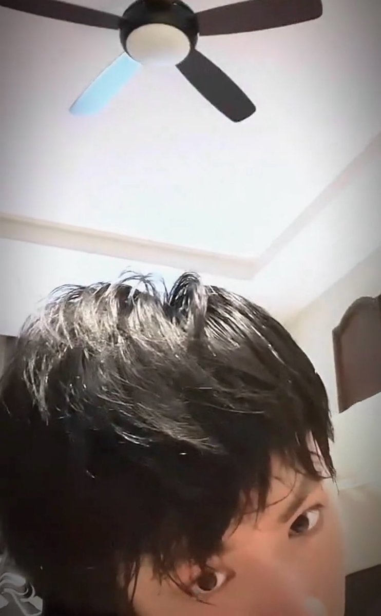 strawberryaoo's tweet photo. 把某只乖小公狗夹在腿间的视角。毛茸茸的小脑袋从阴蒂蹭到穴口 不用指令就知道自己伸出一小节舌头抵着阴蒂来回拨弄 要喷的时候爽得紧紧贴着他的脸 最后小公狗晕乎乎地抬起湿哒哒的眼睛说姐姐好刺激…回过神来还懂得用舌头清理
我一边玩他舌头一边臊他：舔太干净了小狗操不进来呢 再让姐姐喷一次好不好 https://t.co/DsQkfIgoxX