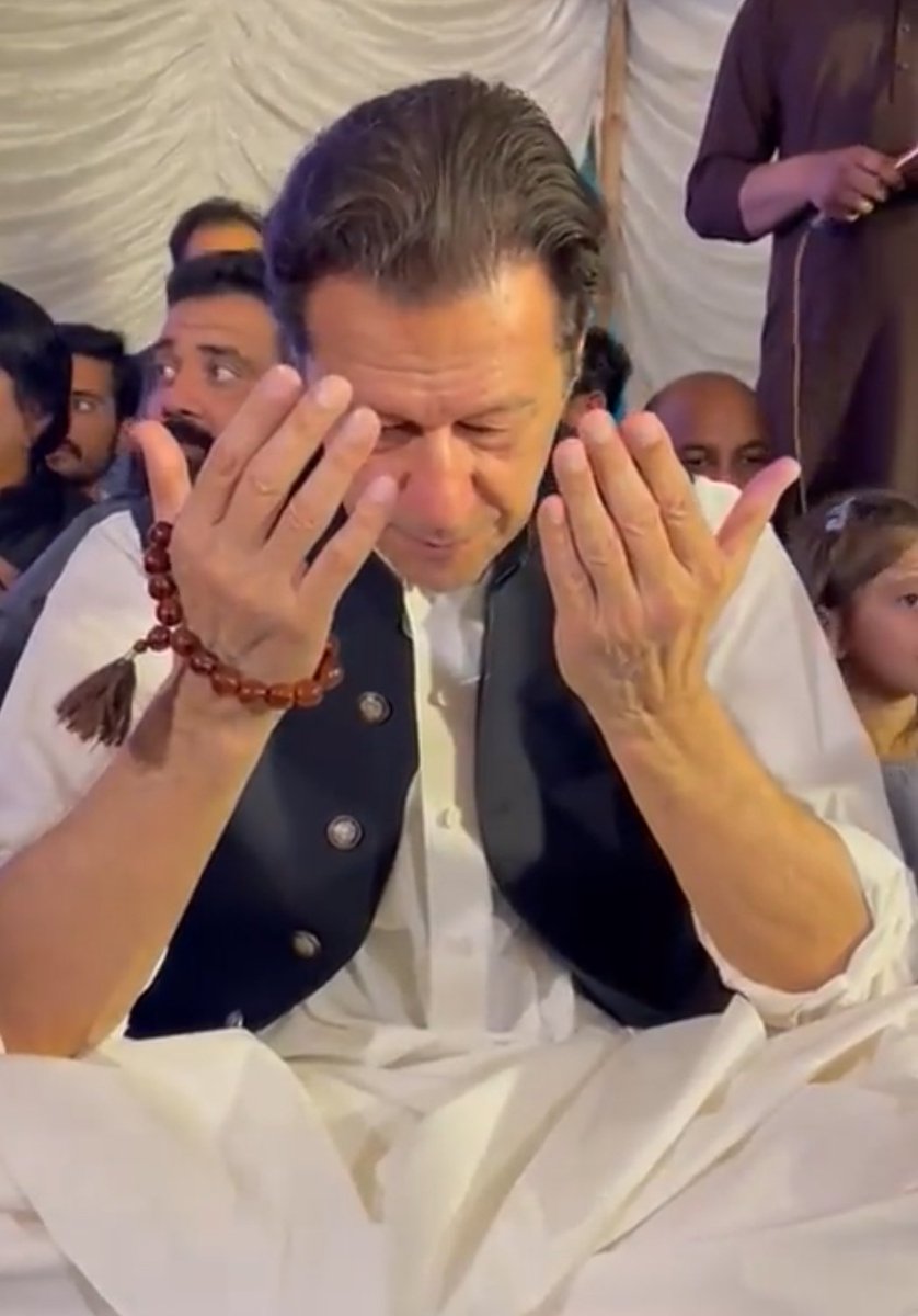 AftabIqbalFan's tweet image. پہلی سحر میں چلیں شیر پاکستان کےلئے اجتماعی دعا ہو جائے... مالکِ رب کائنات سے دعا ہے کہ رمضان کی پرنور ساعتوں میں اللہ شیر پاکستان کو جیل سے رہائی دے اور پاکستان میں آئین و قانون کی بالادستی قائم ہوکر استحکام اور شیر پاکستان کی زیرقیادت ترقی کا سفر واپس شروع ہو ۔ آمین