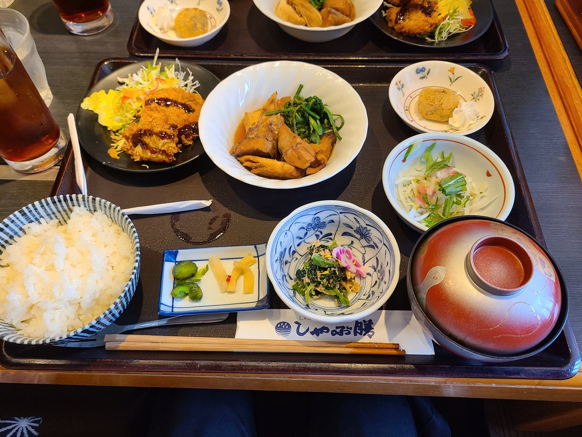 JYEMIMI's tweet photo. 友達と行ったうまいめし https://t.co/FkOW5yNGrJ