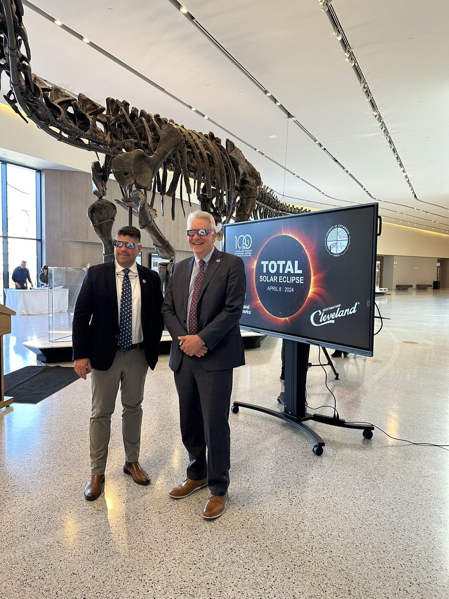 Great to preview the April 8th Total Solar Eclipse activities @ the Cleveland Museum of Natural History @goCMNH with @clevemetroparks & Destination #CLE @TheCLE & Mayors @CuyahogaCounty So much to look ahead to & when you look overhead remember to wear your cert safety glasses 😎