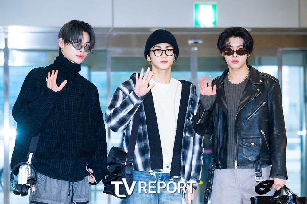 enhypenupdates's tweet photo. [AIRPORT] 240312

JUNGWON, JAKE, and NI-KI at Gimpo International Airport on their way to Japan | Press Photo (1)

@ENHYPEN_members @ENHYPEN #ENHYPEN #엔하이픈 https://t.co/CMCT6tQkuD