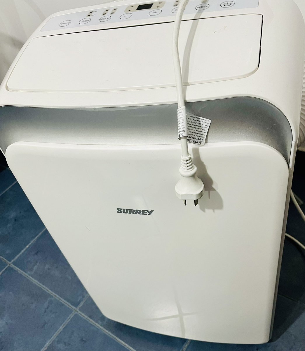 Vendo aire portátil frío/ calor surrey, excelente estado. 
$320000
Se retira por nueva cordoba
<a href="/VivireNuevaCba/">VivirenNuevaCórdoba®</a> <a href="/Compraventaserv/">Compra Venta y servicios córdoba</a>