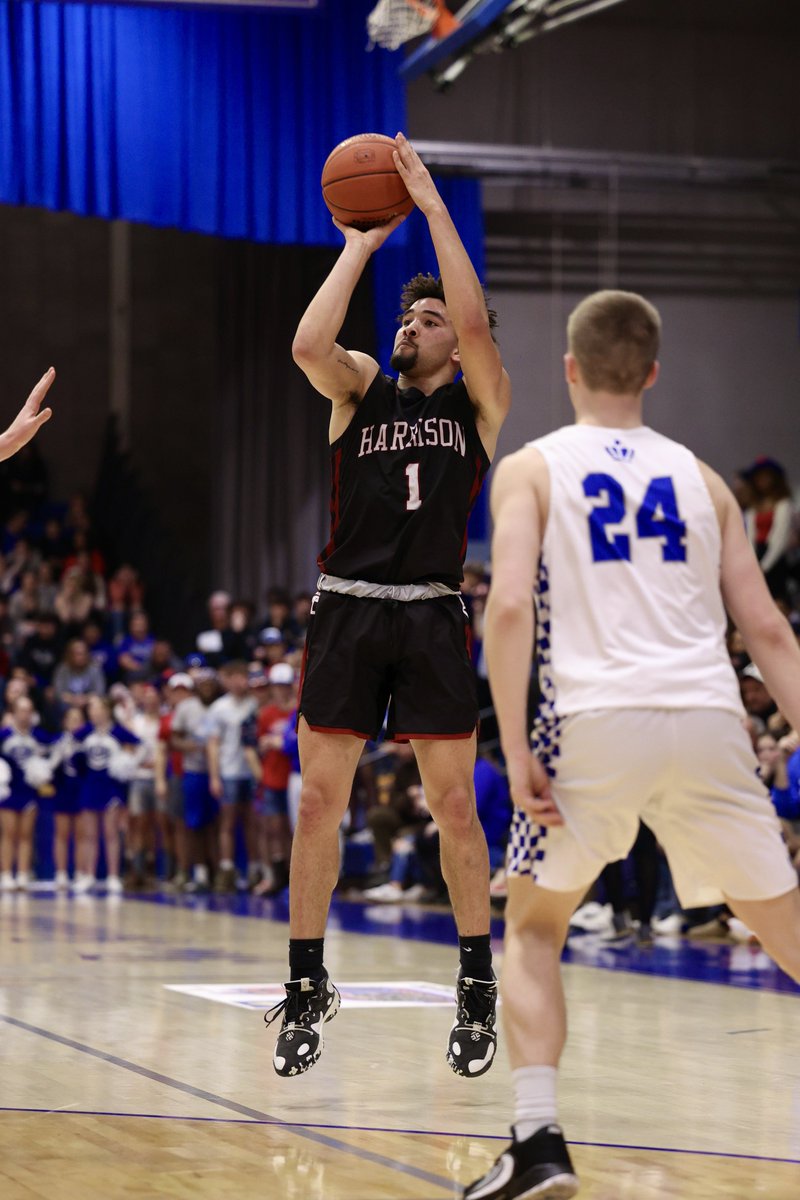 TenthRegion's tweet photo. FINAL: Boys Basketball
Harrison County 65
Mason County 51

Kaydon Custard’s 34 points leads the Thorobreds to their first 10th Region finals since 1999. https://t.co/n6AHDaNs4h