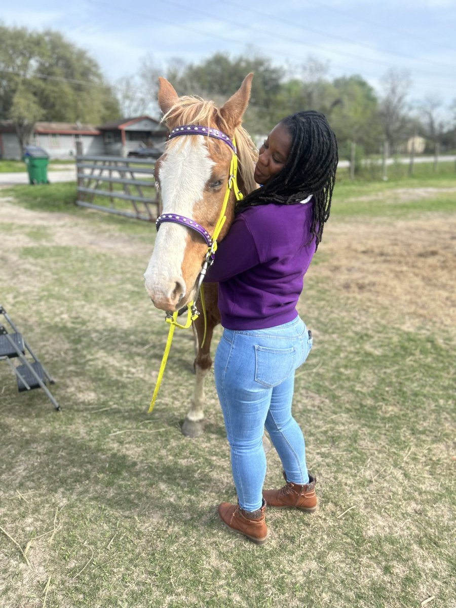 AndreaFranklin_'s tweet image. Texas Hold ‘em 💜My new friends 🥰#Saucey💛 #Spooky🤎