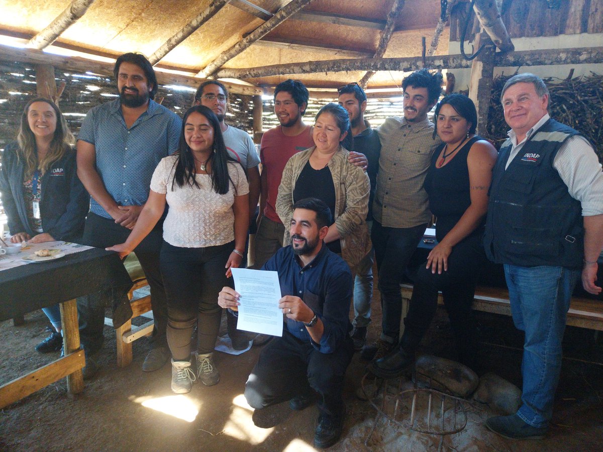 🟢Jóvenes rurales de La Araucanía conocieron modelo productivo de faro agroecológico de agricultora,Georgiana Toro de Vilcún, y entregaron propuesta de trabajo a Dir. nacional de INDAP, para fortalecer trabajo asociativo e impulsar desarrollo de emprendimientos sustentables👩🏻‍🌾🧑🏻‍🌾.