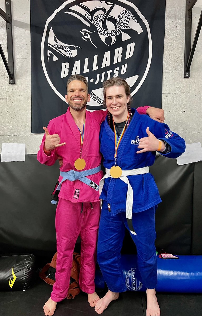 hazeldeeznuts's tweet photo. I won a gold metal at a jiu jitsu tournament for trans + queer people!!!! 💪🏳️‍⚧️🥇 https://t.co/sMT8VbJ0Y2
