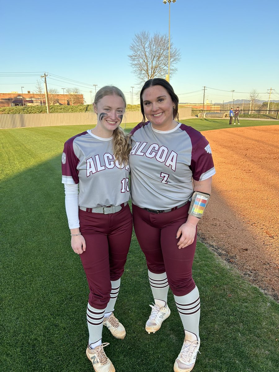 PLAYERS OF THE GAME 💣🥎🔥 vs ECCA (3/11/24) 🚨W 10-0🚨 HEAVY HITTERS 💣🔥 Maddy Stewart 2/3 Adrianna King 1/1 3BB and a 💣 Halle Bailey 2/2 2BB and an in-the-park HR GOLDEN GLOVES ⭐️⭐️ Gabby Burkhart and Olivia Emert Perfect Game 10-Ks 0-BB 0- ER 0- H