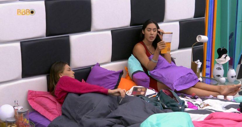 RealitysVip's tweet photo. Isabelle: “Ele (Matteus) se entregou bastante com a Anne né”
Beatriz: “Ele se entrega, mas aí terminaram”
Isabelle: “Eles terminaram mesmo né?”

MORRENDO #BBB24 https://t.co/JZgHayBrgU