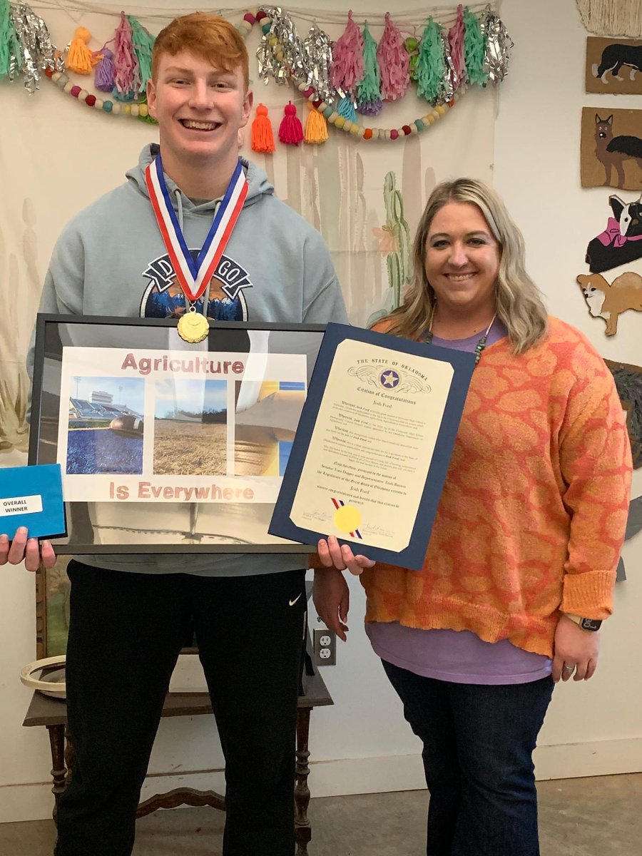 StillwaterFFA's tweet photo. Friday was a gloomy, rainy day with even a little hail mixed in, but it was all smiles at the Stillwater FFA building for our contest winner presentations. Thank you Oklahoma Beef for sponsoring our contest, "Agriculture is Everywhere". #okagclass https://t.co/qEt6xyCOvT