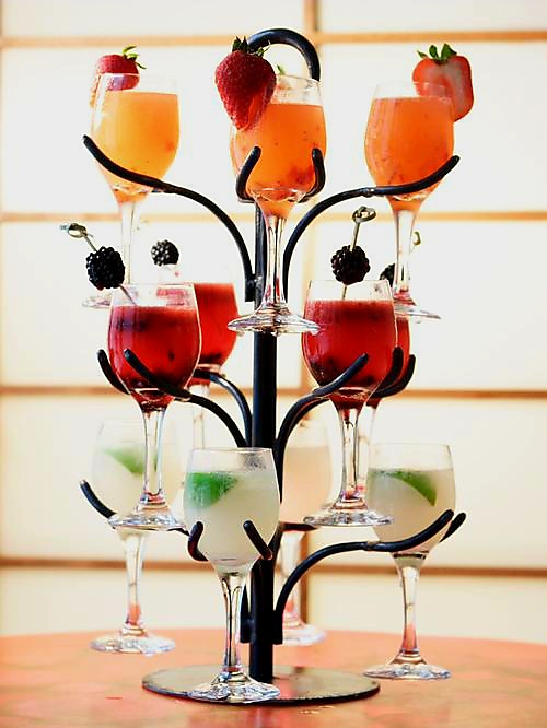 wineworldnews's tweet photo. A nice idea for a reception with cocktails or wine. ๐ท๐ท๐ท๐ท
#cocktailtree #winetree #wine #winelover #Cocktail #Cocktail #cocktailtime #winetime #wineoclock https://t.co/Aoaa1b3kZX