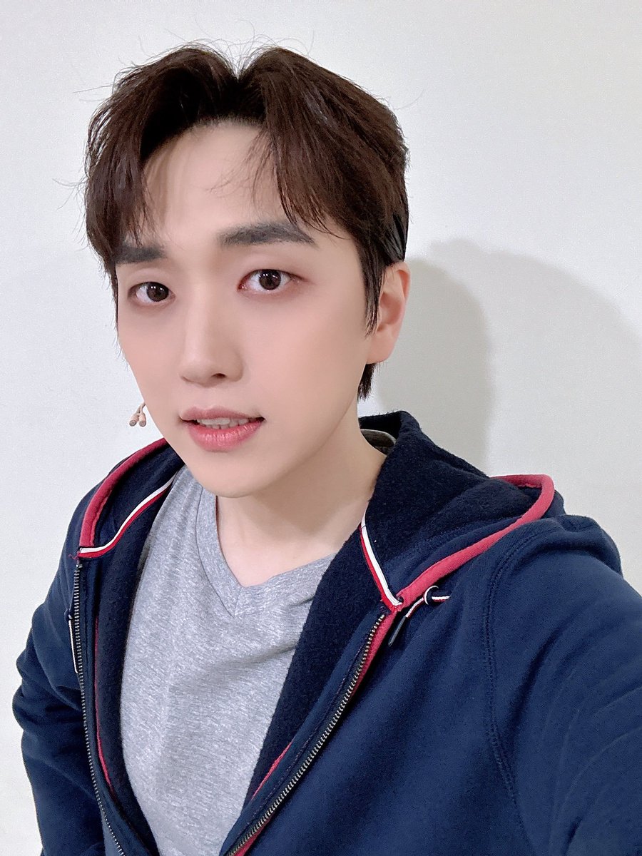 Nyearsd_0320's tweet photo. 240307 #산들 넥스트 투 노멀 첫공

@SANDEUL920320

#B1A4 #산들 #삼돌 #SANDEUL #サンドゥル https://t.co/6yOGGWM046