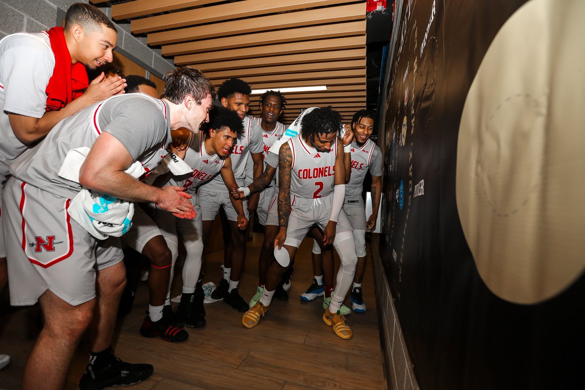 Nicholls_MBB's tweet photo. It’s a party 🎉 

#boogieball #geauxcolonels https://t.co/UFU5kGqPMu