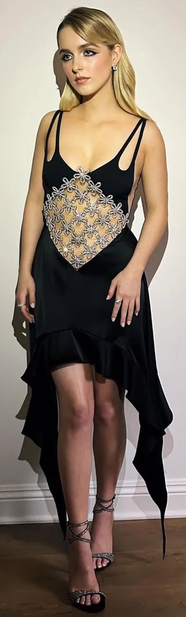 GIb_xtaXIAA7AbG?format=jpg&name=large