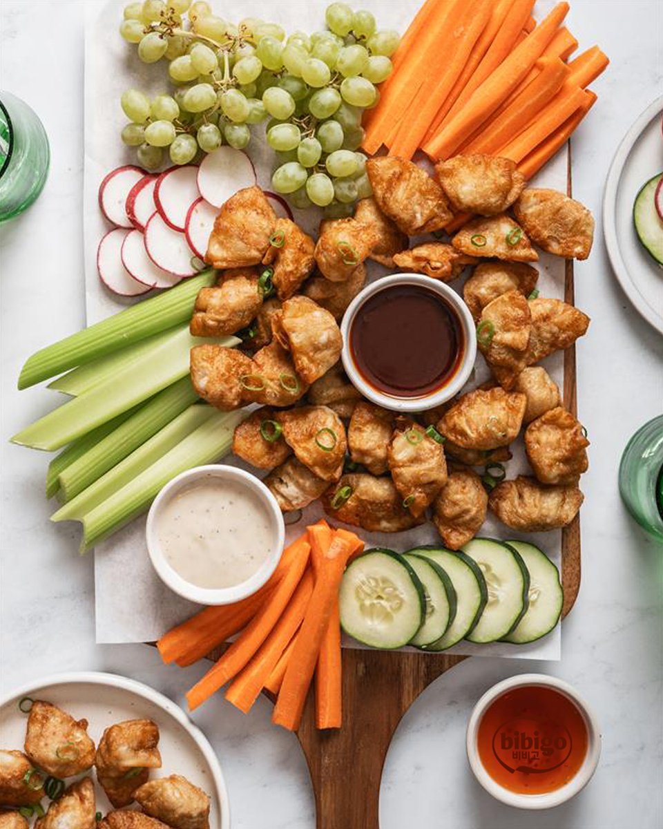 Crispy & crunchy comes any which way you want when you add Crispy Dumpling Bites to the platter. Have you tried them yet? Drop a ♨️ for air fryer prep Drop a 💡 for microwave prep