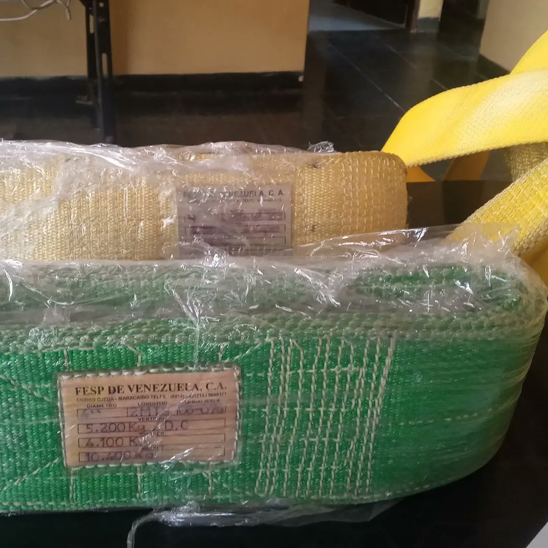ESLINGA DE IZAMIENTO DE CARGA DE 4"x2mts. 2 capas.
CAPACIDAD DE CARGA
"U" 10400kG. Vertical: 5200Kg.
Enlazada: 4.160kG.
CERTIFICADA por el fabricante.
Disponible 2 piezas entrega inmediata.
Teléfono para venta: 04146646406 
Municipio San Francisco Zulia