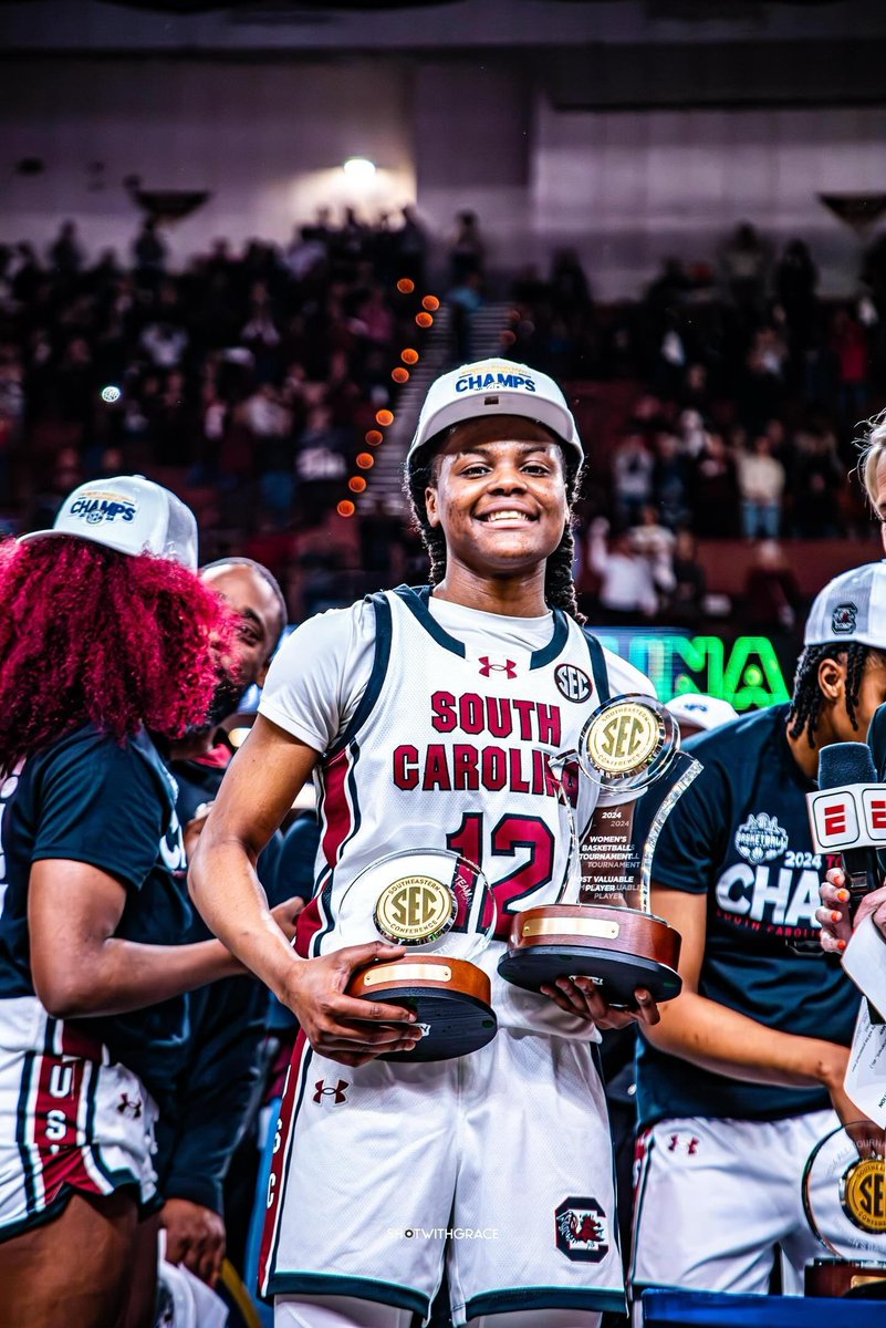 CghrMedia's tweet photo. 🏀 #CGHRMedia

SOUTH CAROLINA

@SEC WBB CHAMPIONSHIP

✅️ - TOURNAMENT MVP

✅️ - ALL TOURNAMENT TEAM

24 pts | 2 Ast | 2 Stl | 4 - 3Ptrs

@GamecockWBB - Guard - Milaysia Fulwiley @laywitdabutter

#DaFuture #SCBallers

📸 - @shotwithgrace

#CarolinaGirlsHoopsReport https://t.co/nxlzmdUyBw