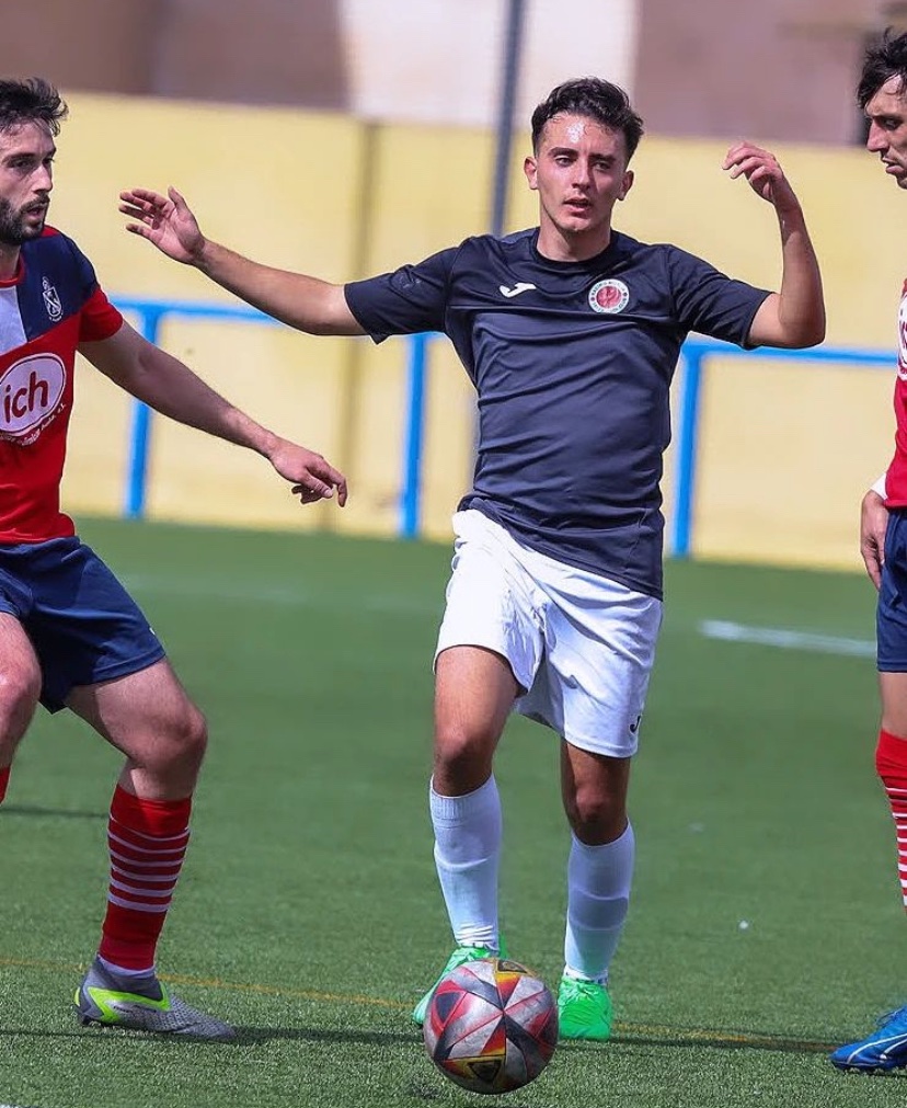 Nacional10x's tweet photo. 3 RFEF
Cerramos Lunes hablando del joven Mario Martínez. Exterior en las filas del Racing Murcia City FC. Habiendo disputado más del 90% de partidos, el habilidoso lorquino es un centrocampista con juego interior, desborde y desequilibrante en su último año como sub 23 https://t.co/TxTPAj1FD1