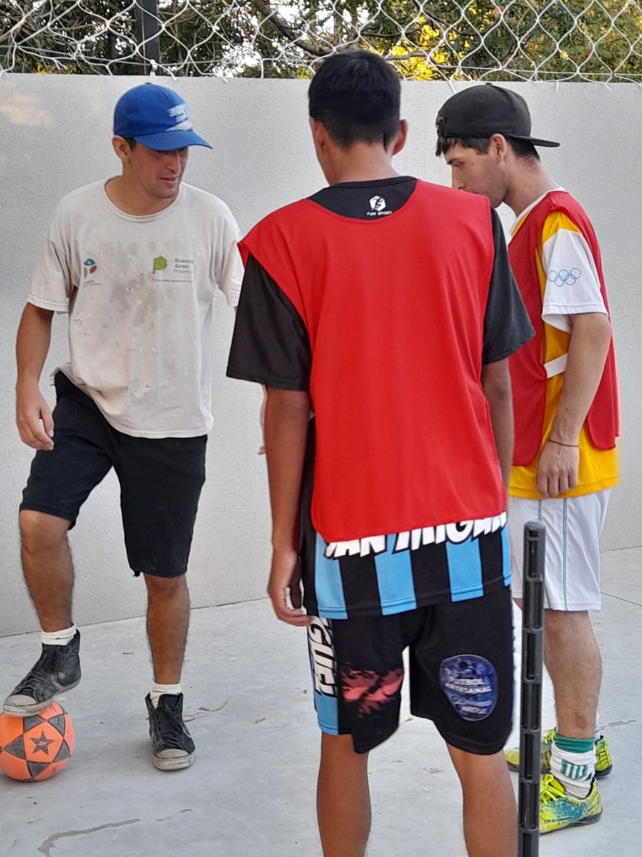 MercedesFrasca's tweet photo. A partir de Abril, nos hacemos los cancheros en el Club Inclusión 😎 Cada 15 días, desafiaremos a un picadito de fútbol a cada área municipal Vs. nuestros jugadores💪 ¡A ver quién se anima en nuestra cancha!
CLUB INCLUSIÓN LES JUEGA POR LA COCA ⚽️🥤🤍
¡@jaimemendezh te esperamos! https://t.co/gXhObrjHkv