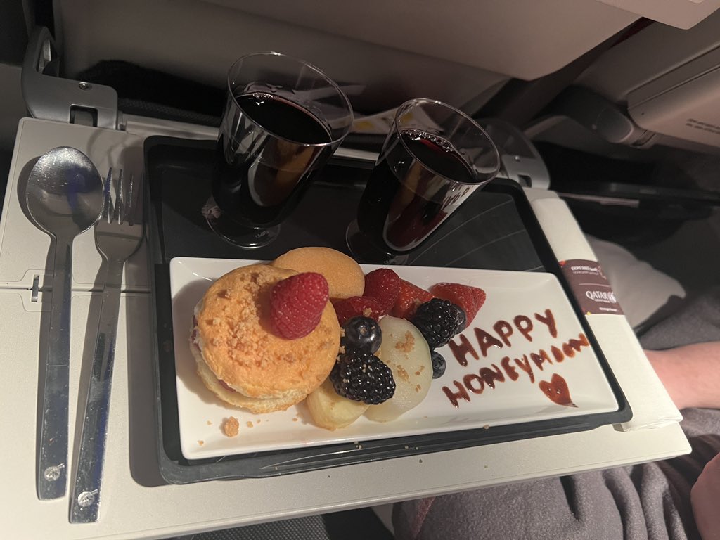 abstracted_11's tweet photo. On the first leg of our journey to Thailand with @qatarairways  and I have to say that this is absolutely amazing service. Thank you so much to the crew of flight QR106, you’ve made this experience really special. https://t.co/3121GMPWS3