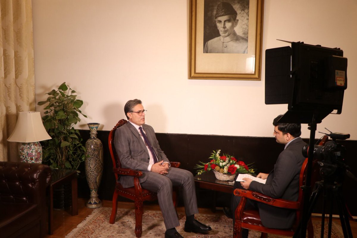 During his interviews with reputable media platforms including @online_cri, China Economic Network, @PDChina Global Magazine, and @DailyBeijing, Ambassador @KhalilHashmi discussed the recently concluded #TwoSessions2024 and 🇵🇰 🇨🇳 ties.

@ForeignOfficePk @appcsocialmedia