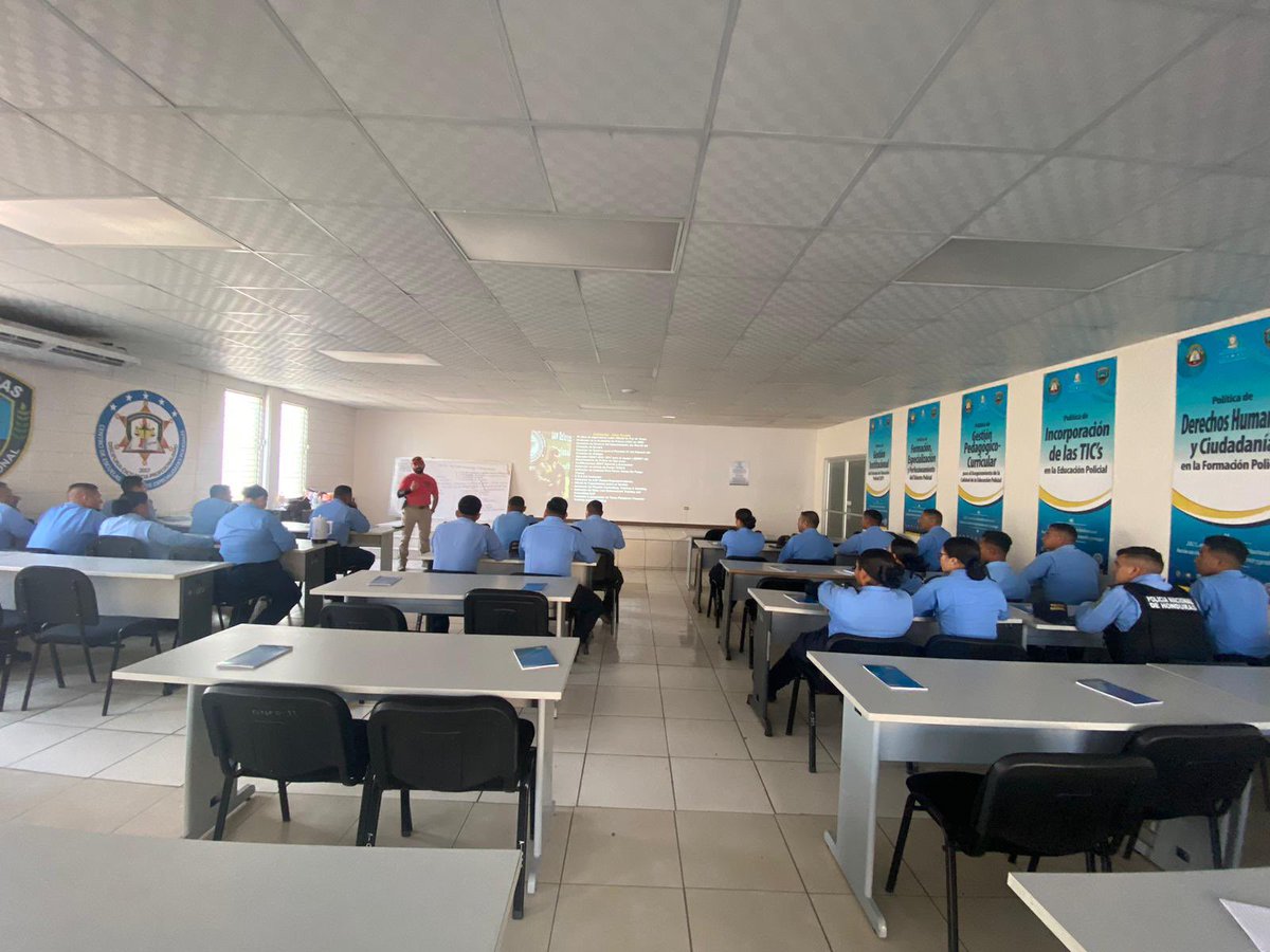 valorrgv's tweet photo. Valor is in Honduras training the Honduras National Police on High-Risk Vehicle Stops, Crime Scene Investigation, Response to Ambush Attacks, and Officer Down Rescues. https://t.co/eXuArXwYKE https://t.co/xgWn4fKMpl