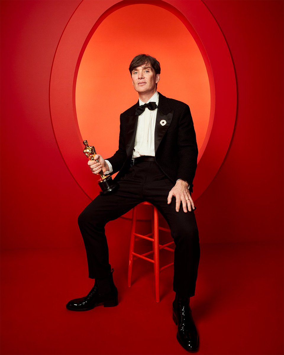 Cillian Murphy is officially the first Irish-born actor to win Best Actor in the Academy's 96-year history for his performance as J. Robert Oppenheimer in 'Oppenheimer.' #Oscars 

Photo Credit: Matt Sayles
