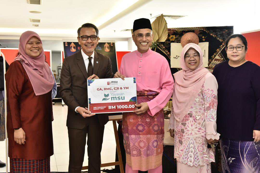 MohdShukriYajid's tweet photo. Impressive proposal and programs launched by the @MSUmalaysia community across campuses, faculties, and departments for #MSUIhyaRamadan2024. I wished everyone the best of luck with their future events, which promote love, dedication, and empathy for those in need. MSU1D1K #MSUsd https://t.co/ViHWI2Z2KJ