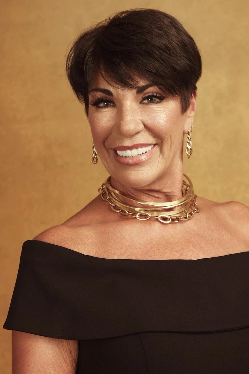 sofiadellios's tweet photo. The chokehold this woman has on #TheBachelor shows is mind numbing https://t.co/i4LvlgSvxe