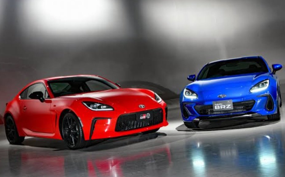 EclipseSatoCHAN's tweet photo. 最近またGR86,BRZマイブーム。
これ買っちゃったらGSX購入の夢からだいぶ遠退いてしまうので指咥えて見てるだけ!🤔
似てるような似てないような…😳
#三菱エクリプス #DSM_Eclipse https://t.co/6x3RW9jeLT