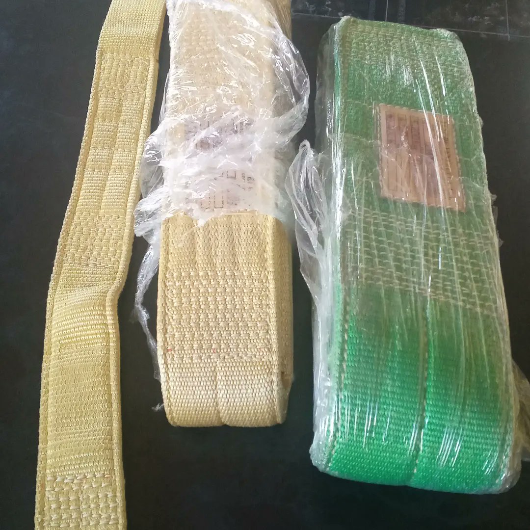 ESLINGA DE CARGA DE  4"x2mts. 2 capas.

CAPACIDAD DE CARGA
"U" 10400kG. Vertical: 5200Kg.
Enlazada: 4.160kG.
CERTIFICADA por el fabricante.
Disponible 2 piezas entrega inmediata.

Venta por el Teléf.: 04146646406
DELIVERY GRATIS para Maracaibo y San Francisco Zulia