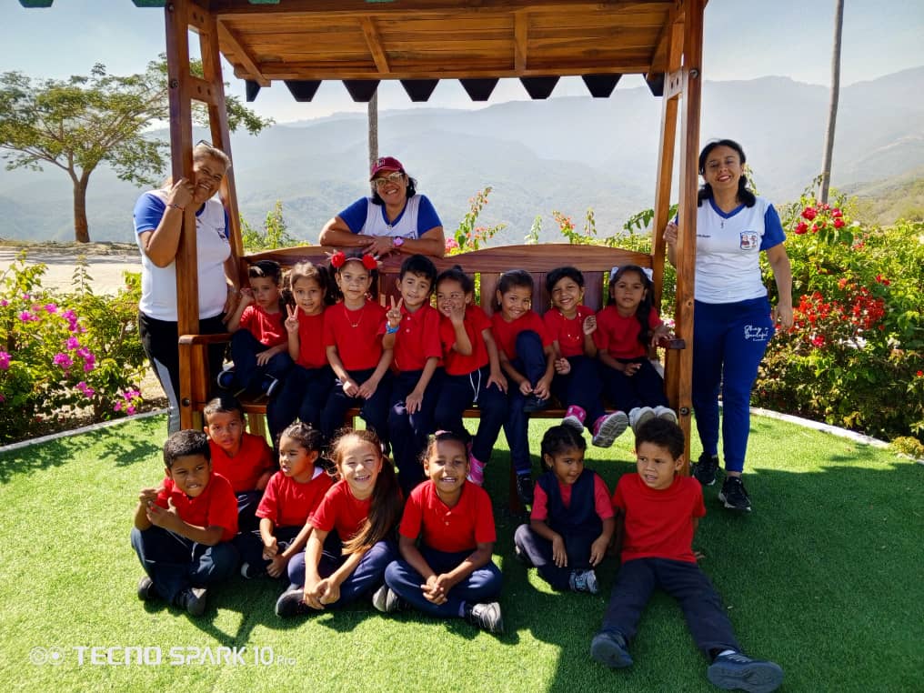 CeinAndresBello's tweet photo. Los niños y niñas en la actividad de la Brigada ecológica en el parque del Árbol de Ciudad Caribia @cdcectraheroica @MPPEDUCACION @_LaAvanzadora https://t.co/LugZ9r8E1y