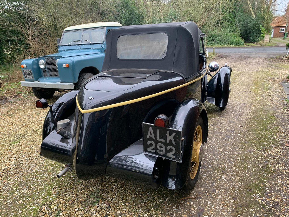 Ikhlas_LLB's tweet photo. @UKClassicCars For sale - rover 10 special (with dicky seat) 1933 #unique https://t.co/mBc1uH7Ora