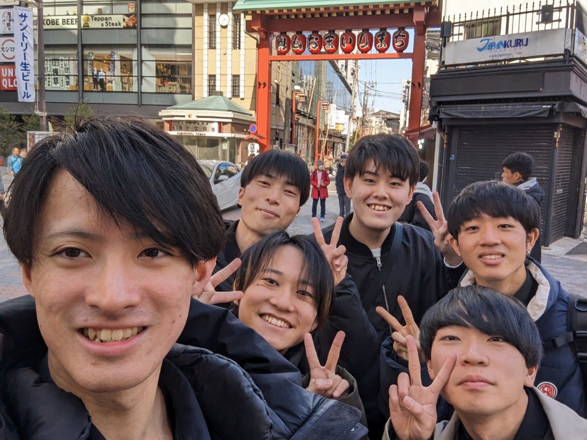 uniunithankyou's tweet photo. 3/10,12の卒ライ、Turn Over！のふたつのライブでYaroo！JAPANの活動納めでした

大変だったこともあったけど、コロナ禍で何も活動できなかった1年生の時、何とか活動しようとやまおと話して初めて組んだこのバンドで4年間やり切れて嬉しかったです

関わってくれた皆さんありがとうございました！ https://t.co/75lVZVMwqN