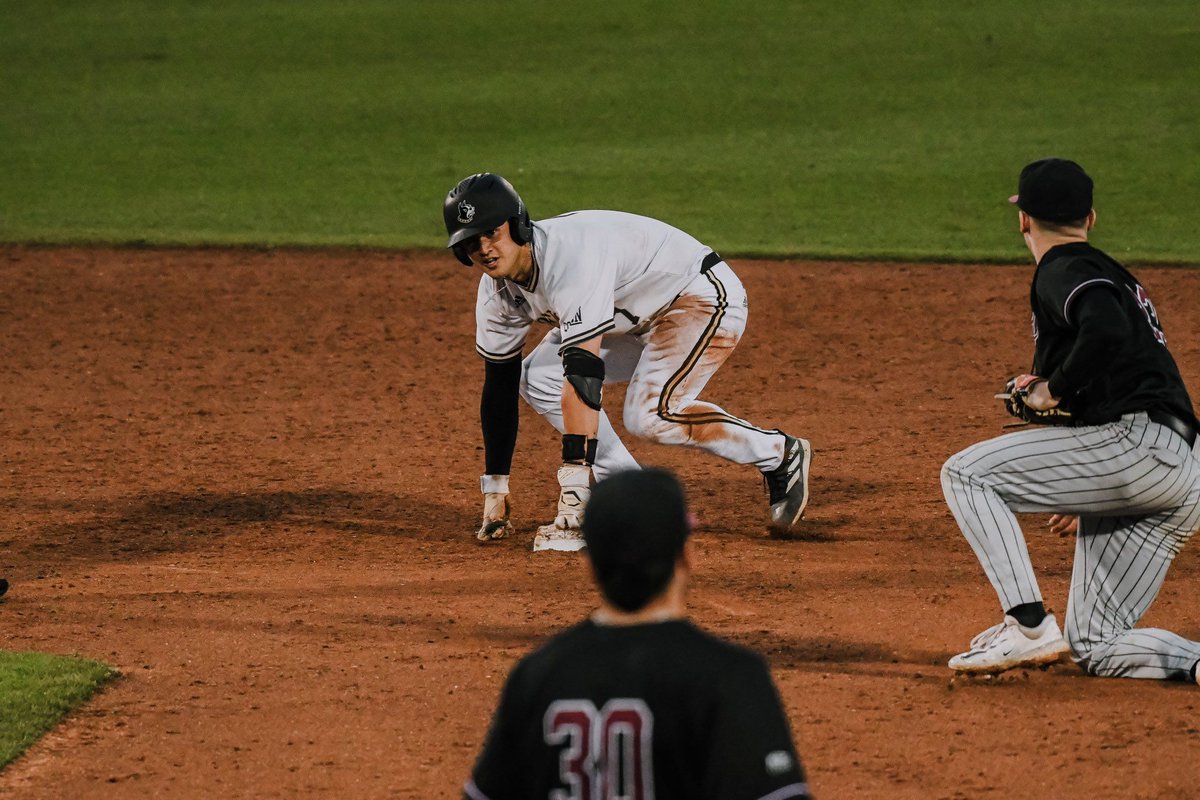 D1Baseball (@d1baseball) on Twitter photo .<a href="/WoffordBaseball/">Wofford Baseball</a>'s Dixon Black went 9-for-15 with five extra-base hits and 14 RBIs in the Terriers' sweep of Lafayette, claiming the top spot on our weekend hitter leaderboard.
See the full list of top performers ⤵️
🔗 d1ba.se/3PdQU2b .<a href="/WoffordBaseball/">Wofford Baseball</a>'s Dixon Black went 9-for-15 with five extra-base hits and 14 RBIs in the Terriers' sweep of Lafayette, claiming the top spot on our weekend hitter leaderboard.
See the full list of top performers ⤵️
🔗 d1ba.se/3PdQU2b