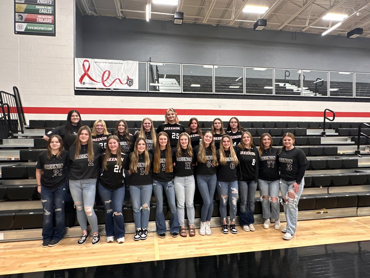 GreenonSB's tweet photo. Meet the Knights 🤍🥎
#GoKnights #greenonsb https://t.co/5osQf8KuEk