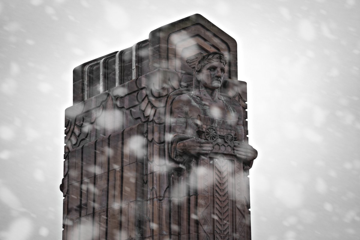 ProppedP's tweet image. Snow storm Guardian from this past weekend. The snowfall really reminded everyone Cleveland, Ohio weather changes in a blink of an eye.