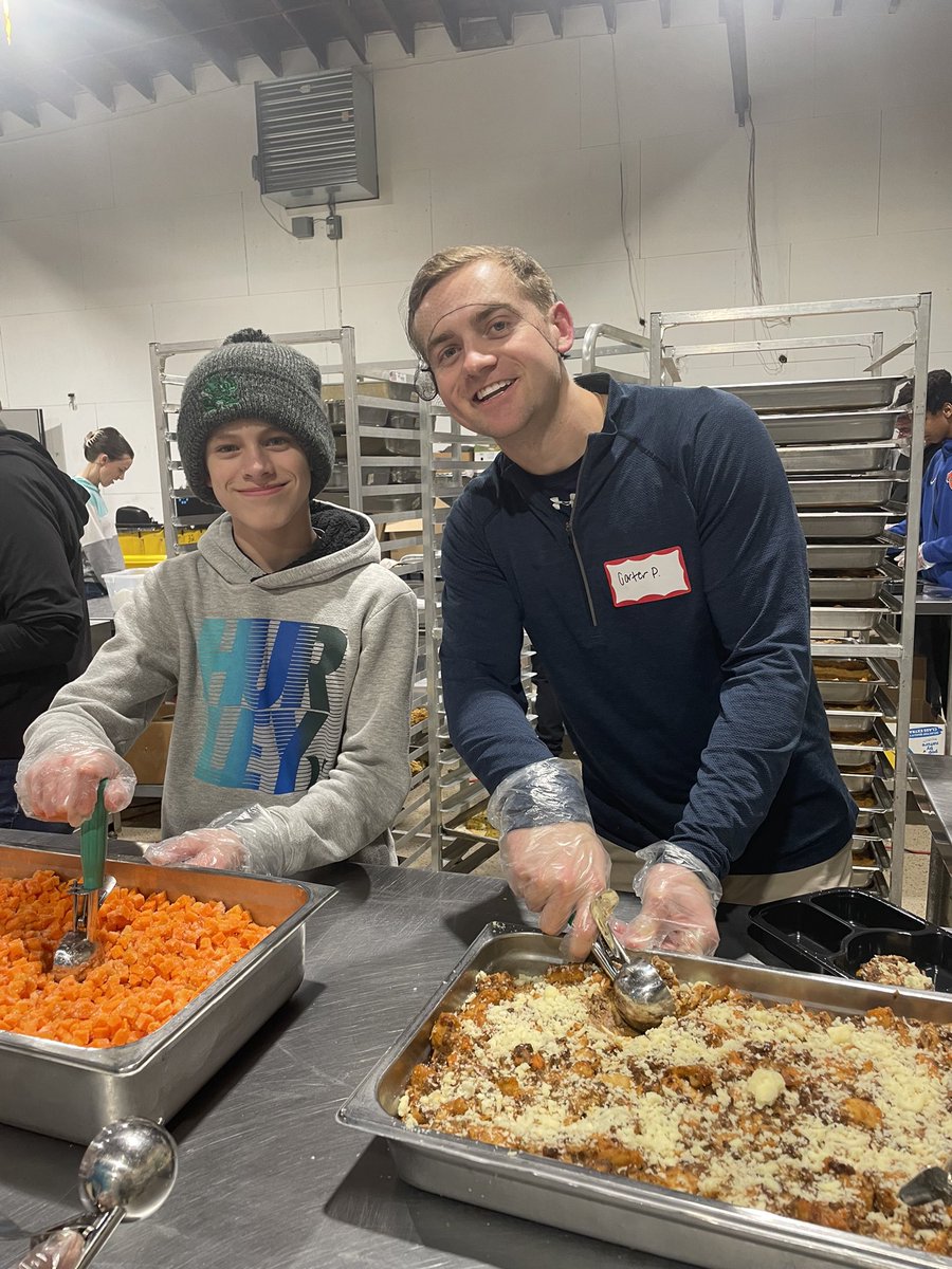 CarterParlette7's tweet photo. Did you know 133 billion pounds of food are wasted in the USA every year? Cultivate Food Rescue is not letting that happen in the South Bend community! 

We had a great day making 1172 meals!

Learn more at:
https://t.co/nvCFMX0uf7 https://t.co/6byon6sI1P