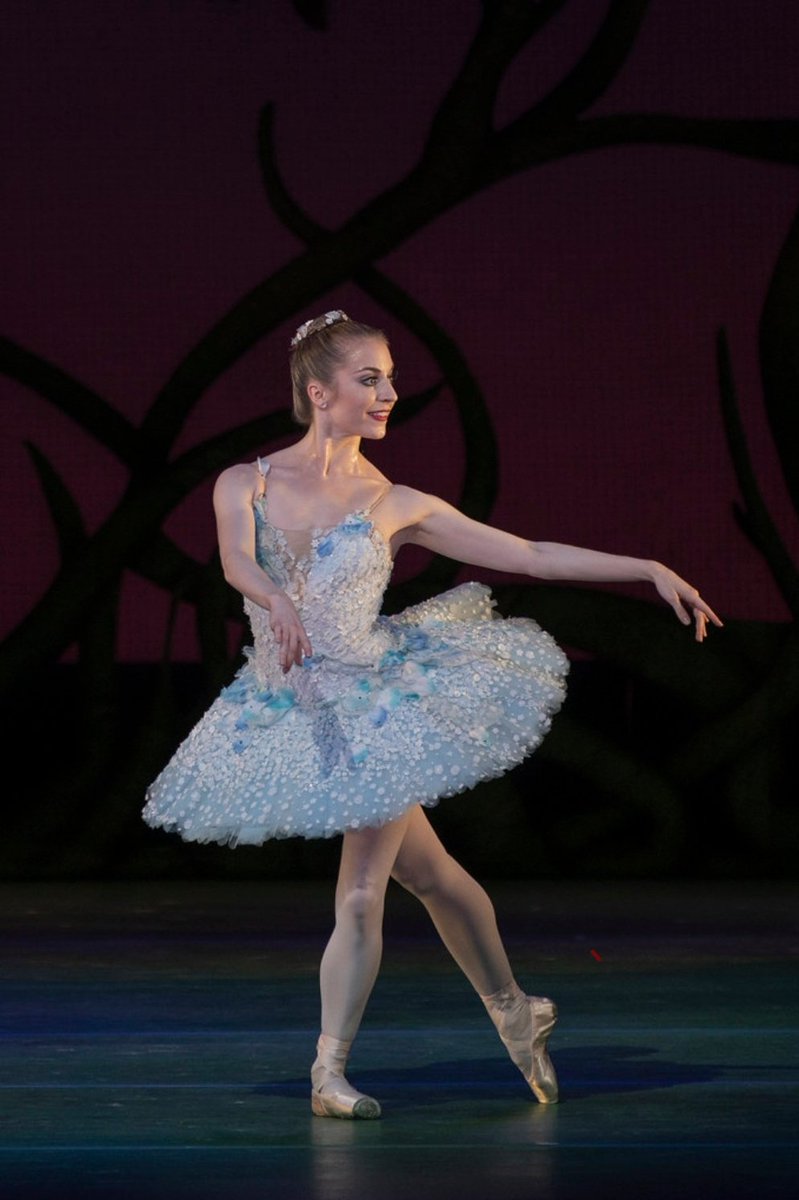 Hi everybody i wish you a great #TutuTuesday in the 📸 Meaghan Grace Hinkis as Amour in Don Quixote from The Royal Ballet in Convent garden. 📷 Flickr.